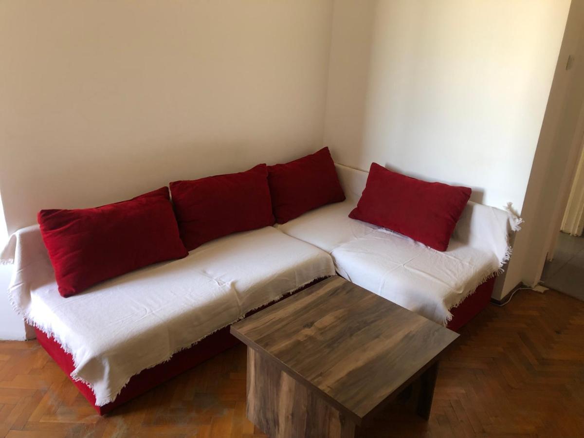 Lovely 1 Bedroom Apartment Close To Old Town Bucureşti Exterior foto