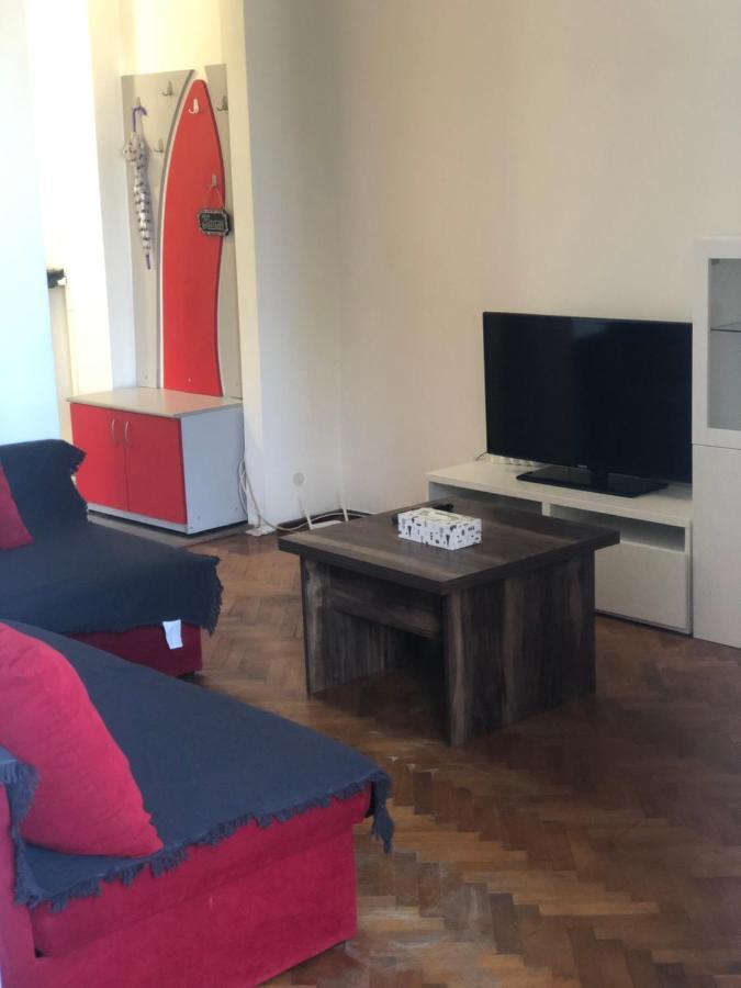 Lovely 1 Bedroom Apartment Close To Old Town Bucureşti Exterior foto